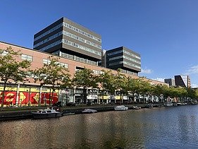Foto van het Laakcenter in Den Haag.