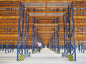 Een foto van de distributiehal van DC Philips Lighting