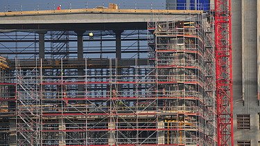 A photograph of the impressive Maasvlakte Power Plant 3 in Rotterdam