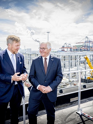 Federal President Steinmeier and King Willem-Alexander during their visit to Porthos.
