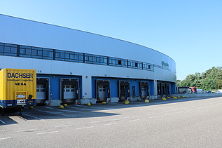 Een foto van de distributiehal van DC Philips Lighting