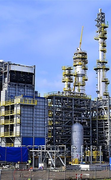 Foto van de funderingen en infrawerken van HyCO5, dat zal instaan voor afvang en verzameling van CO2.