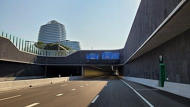 Een foto van de vernieuwde zuidelijke ringweg in Groningen