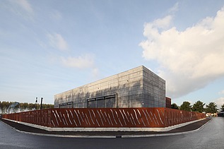 A photograph of the exterior of the auxiliary heating plant in Purmerend