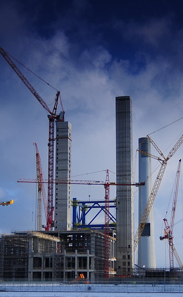 A photograph of the impressive Maasvlakte Power Plant 3 in Rotterdam