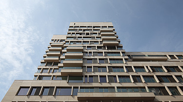 Photo of the façade of Amadeus in The Hague.