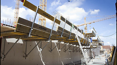 Photo of the construction site for the multi-storey car park on an artificial island in the IJ, with around 500 parking spaces