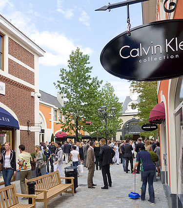 Photo of the courtyard at the Designer Outlet Centre Roermond