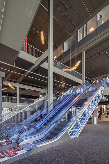 Foto van de binnenkant van het nieuwe cinema complex van Kinepolis in Utrecht