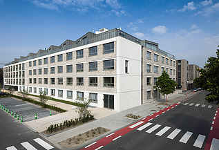 A photo of the “De Maasmeander” residential care home in Maasmechelen