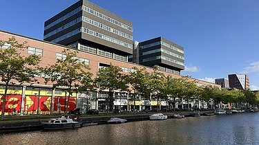 Foto van het Laakcenter in Den Haag.