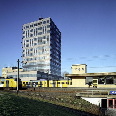Photo of the exterior of the Vigilantis office complex in Vlaardingen