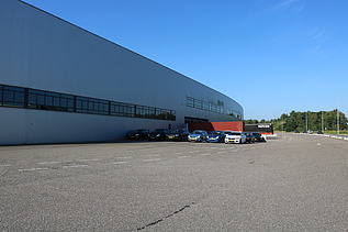 A photo of the distribution hall at DC Philips Lighting
