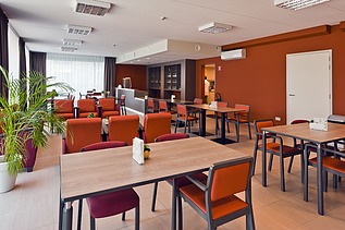 A photo of the “De Maasmeander” residential care home in Maasmechelen