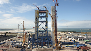 A photograph of the impressive Maasvlakte Power Plant 3 in Rotterdam