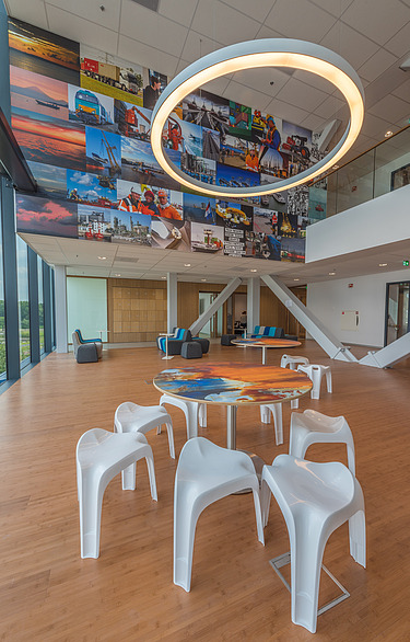 Photo of the interior of a new school building at Waalhaven in Rotterdam.