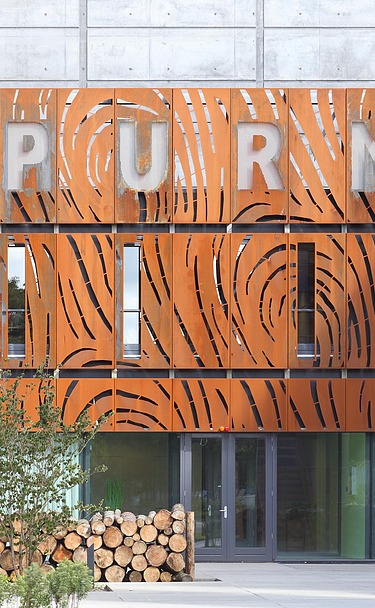 A photograph of the exterior of the auxiliary heating plant in Purmerend