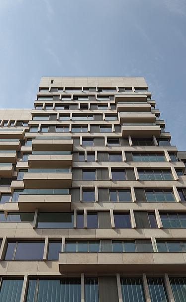 Photo of the façade of Amadeus in The Hague.
