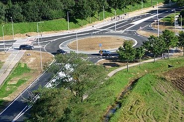 Foto van de turborotonde aan de Euregioweg in Zaltbommel.