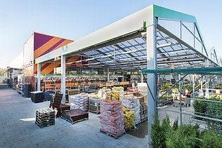 A photo of the new DIY store, garden centre, drive-through and car parks for Hornbach