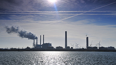A photograph of the impressive Maasvlakte Power Plant 3 in Rotterdam
